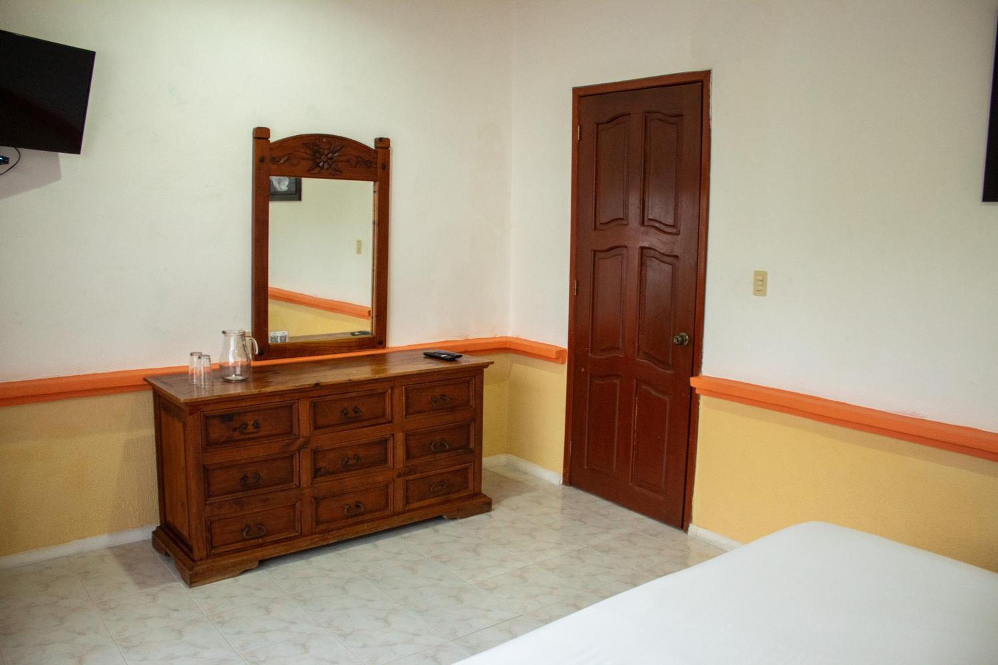 Hotel Vista Caribe 5Ta Av A 5 Pasos De La Playa Playa del Carmen Exteriör bild
